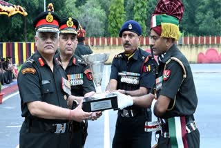 Havaldar Qutbuddin won first place, was awarded the Vir Chakra rolling trophy