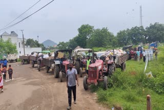 road-dumping-garbage-against-protested-people-ramgarh