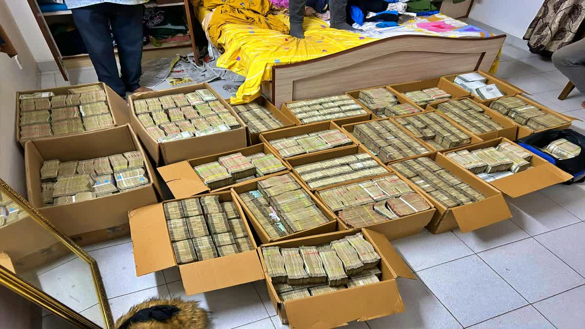 42 Crore Cash Recovered