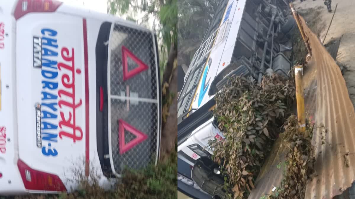 Passenger bus overturns in Godda