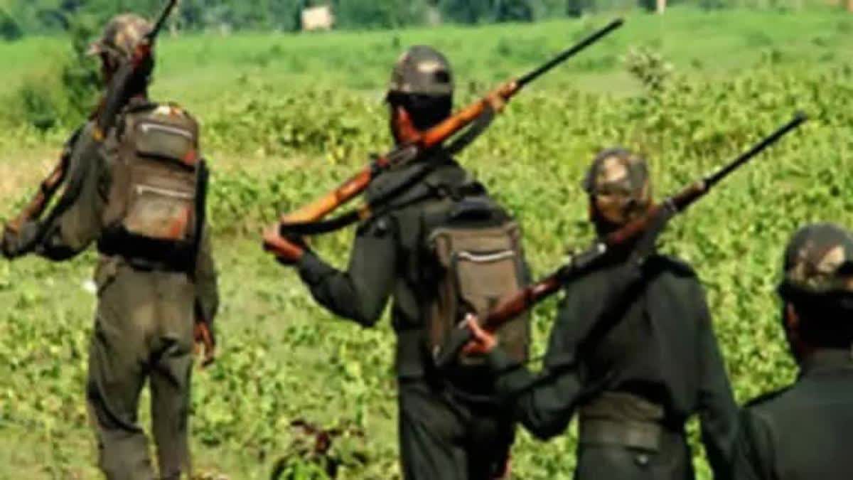 Maoists in Kannur  Police commando teams Maoists in Kannur  Encounter breaks out between commando Maoists  Maoists attack  Maoists attack in kannur  തണ്ടർബോൾട്ടും മാവോയിസ്‌റ്റുകളും ഏറ്റുമുട്ടൽ  മാവോയിസ്‌റ്റ് ഏറ്റുമുട്ടൽ  കണ്ണൂരിൽ മാവോയിസ്‌റ്റ് വെടിവെപ്പ്  കരിക്കോട്ടക്കരി സ്‌റ്റേഷൻ പരിധിയിൽ മാവോയിസ്‌റ്റ്  വയനാട്ടിൽ മാവോയിസ്‌റ്റ് ഏറ്റുമുട്ടൽ