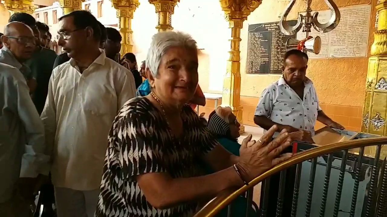 Muslim Takes Elders Devotional Tour On Diwali