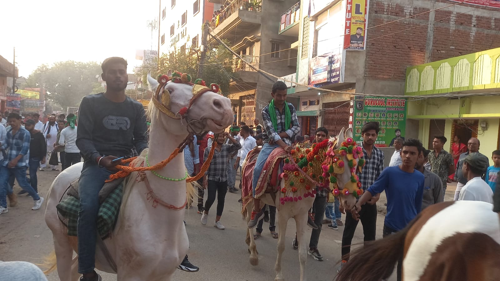 गया में गोवर्धन पूजा को लेकर भव्य शोभा यात्रा