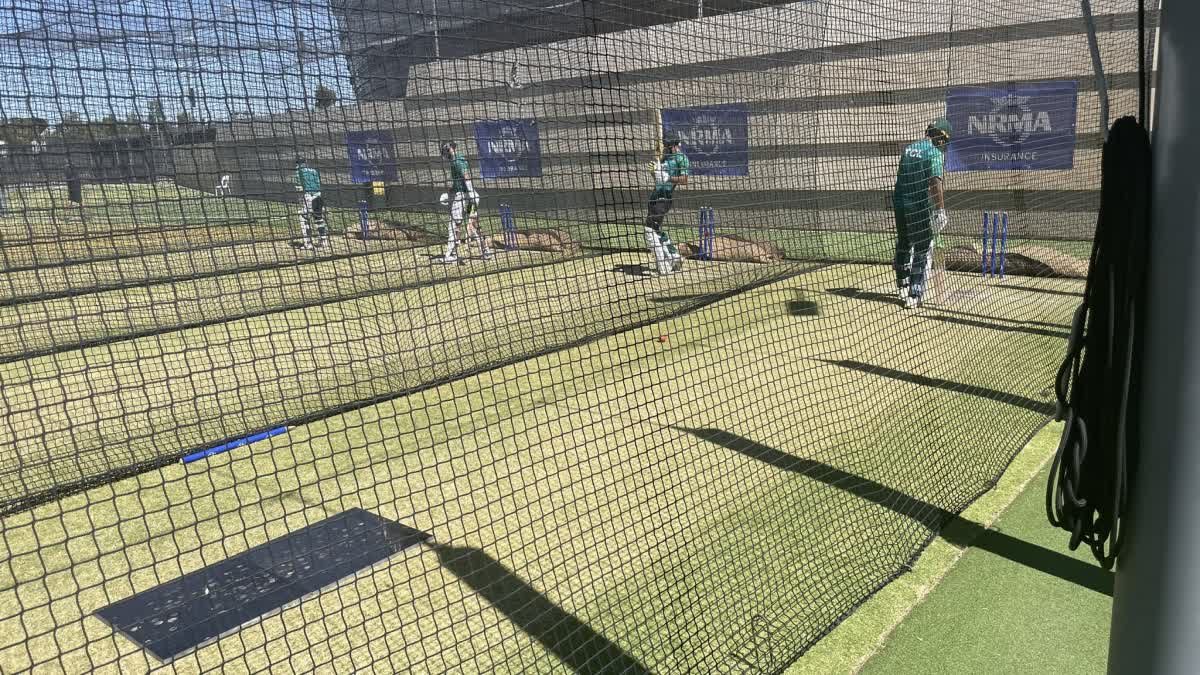 Pakistan Players Use Marble Slab In Nets  Australia vs Pakistan Test  Australia vs Pakistan Test Perth Pitch  Pakistan Cricket Team  Pakistan Cricket Team Practice  ഓസ്‌ട്രേലി vs പാകിസ്ഥാന്‍ ടെസ്റ്റ്  പാകിസ്ഥാന്‍ ക്രിക്കറ്റ് ടീം പരിശീലനം  Mohammad Hafeez against Cricket Australia  മുഹമ്മദ് ഹഫീസ് ക്രിക്കറ്റ് ഓസ്‌ട്രേലിയ  പാകിസ്ഥാന്‍ പരിശീലനം മാർബിൾ സ്ലാബ്