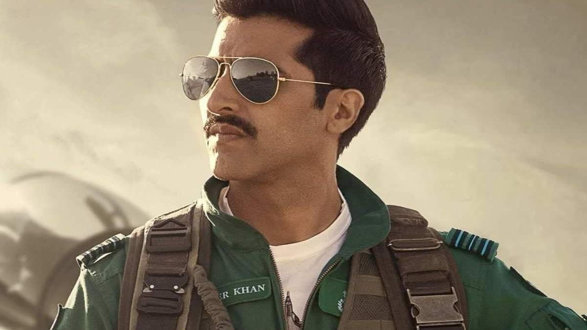 Fighter Akshay Oberoi s first look  Akshay Oberoi s first look  Squadron Leader Sartaj Gill  Fighter  ബാഷ് ആയി അക്ഷയ്‌ ഒബ്രോയ്  അക്ഷയ്‌ ഒബ്രോയ്  ഫൈറ്റര്‍ പുതിയ ക്യാരക്‌ടര്‍ പോസ്‌റ്റര്‍  ഫൈറ്റര്‍ ക്യാരക്‌ടര്‍ പോസ്‌റ്റര്‍  Squadron Leader Basheer Khan  Akshay Oberoi as Squadron Leader Basheer Khan  ഫൈറ്ററിലെ പുതിയ ക്യാരക്‌ടര്‍ പോസ്‌റ്റര്‍  അക്ഷയ്‌ ഒബ്രോയുടെ ക്യാരക്‌ടര്‍ പോസ്‌റ്റര്‍  ഫൈറ്റര്‍  Fighter release