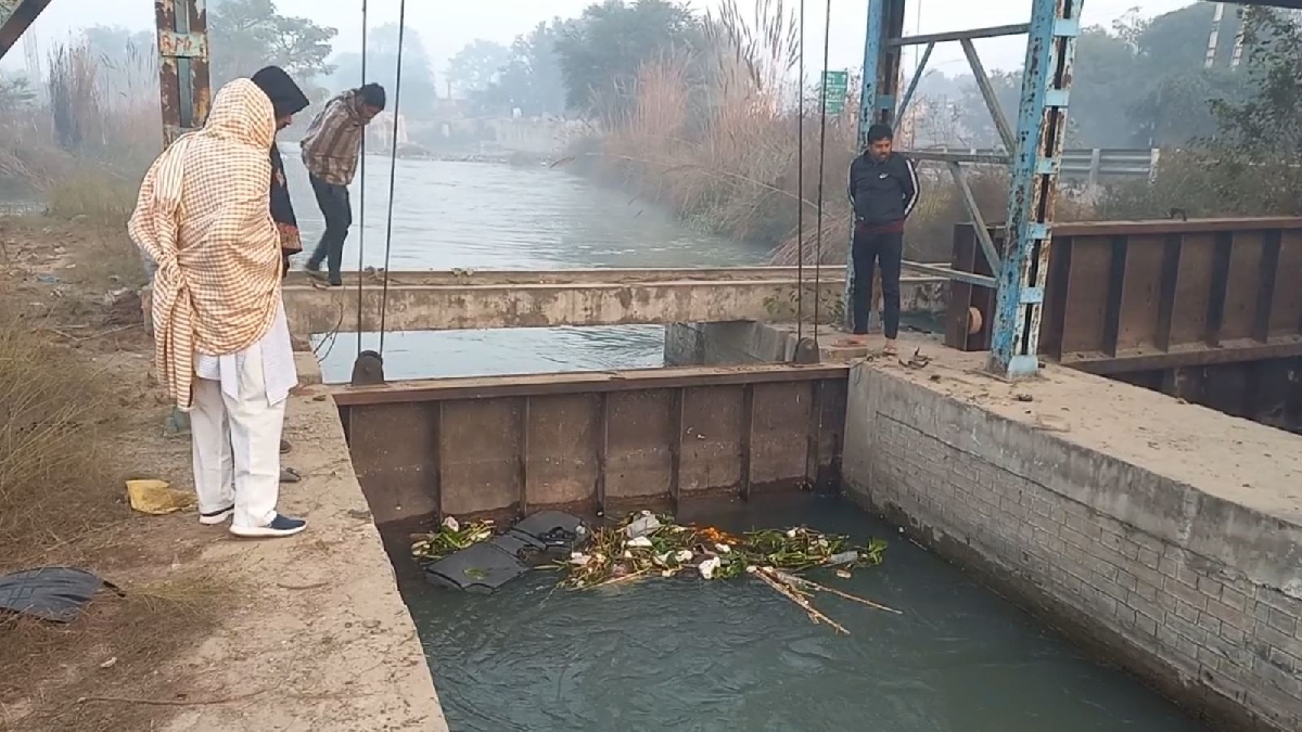 Car Fell into Canal in Sonipat