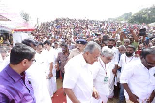 Journo Strike At Thekkady  journo strike against cm security staff attack  kuwj  idukki  pinarayi vijayan  cpm  kuwj strike  ഫോട്ടോഗ്രാഫര്‍ക്ക് മര്‍ദ്ദനം  സുരക്ഷ ഉദ്യോഗസ്ഥനെ നീക്കണം  മുഖ്യമന്ത്രി നടപടി എടുക്കണം