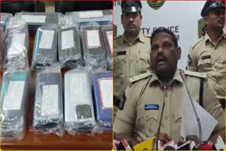 dcp_was_handover_in-visakhapatnam_to_victims_of_lost_cellphones