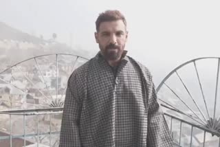 bollywood-superstar-john-abraham-is-shooting-in-kashmir