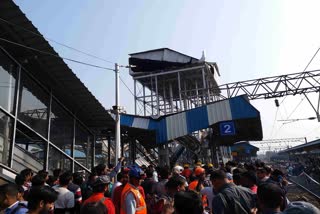 major-accident-at-burdwan-railway-station-in-bengal-several-killed-many-injured-due-to-water-tank-collapse
