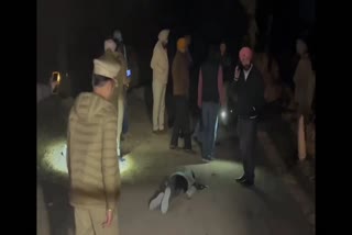 Gangster encounter in  Ludhiana . Wanted in more than 22 cases, shot by police in cross firing, CIA incharge saved by bulletproof jacket