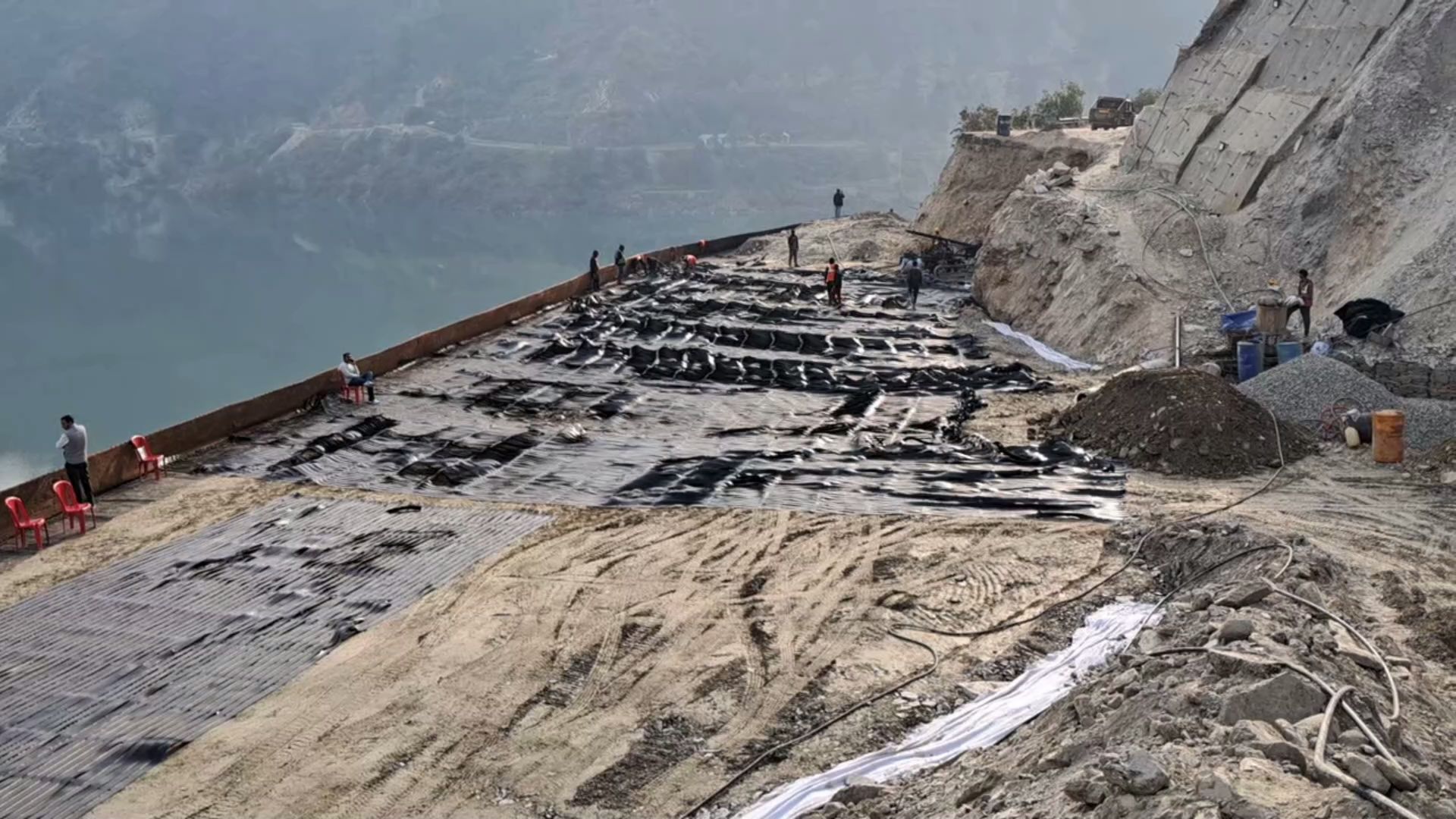 Mandi NH repair work near Pandoh dam
