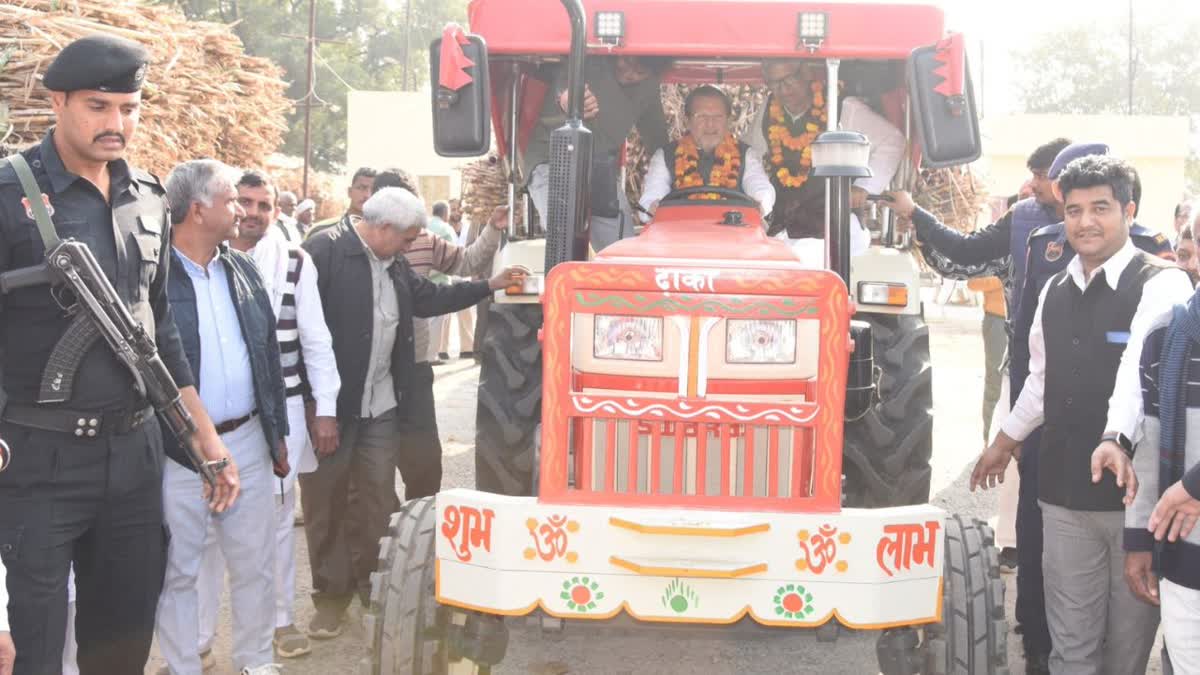 Cooperative Minister Arvind Sharma's tractor ride