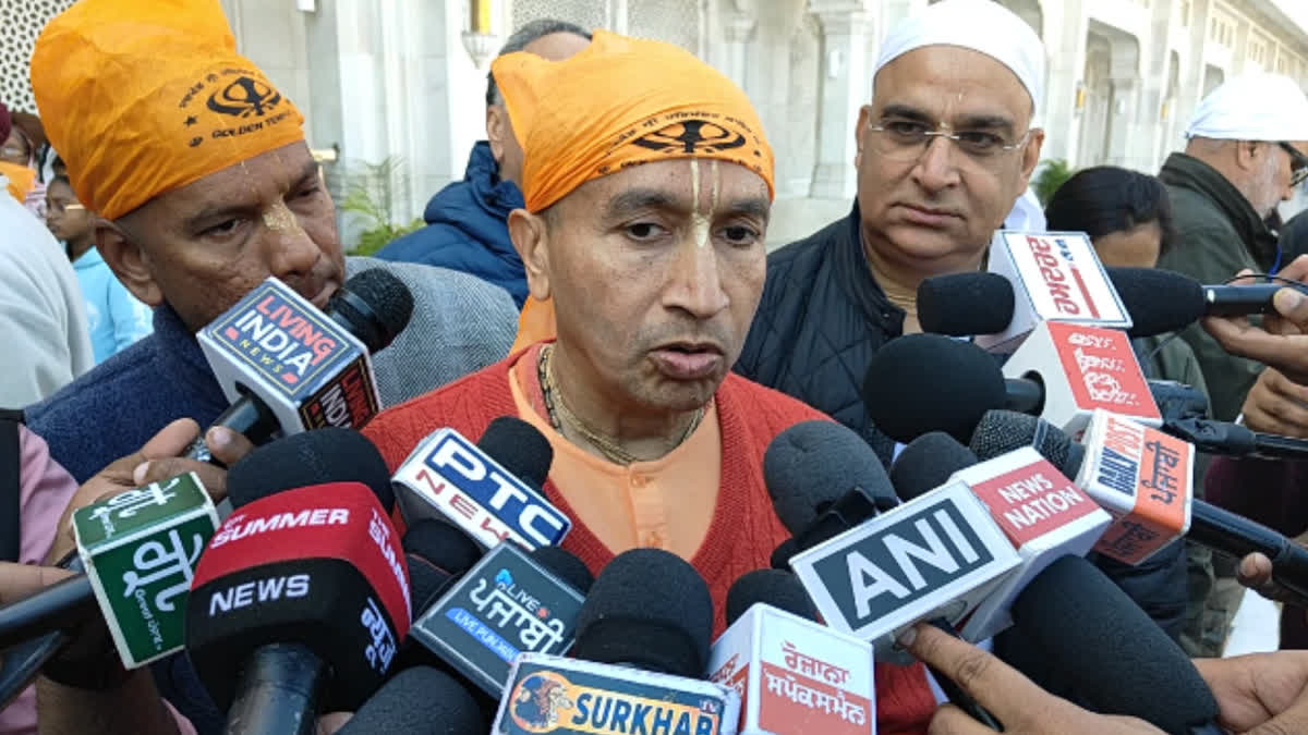 Member of the ISKCON Governing Body Commission gorang dass reached at sri harmandir sahib