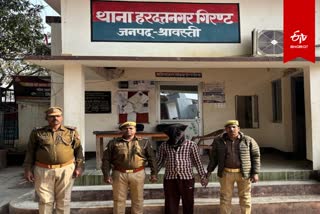 पुलिस की गिरफ्त में मासूम का हत्यारोपी.