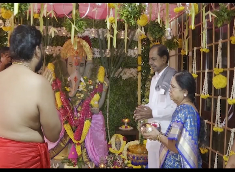 CM KCR participated in ganesh chaturthi, ganesh chaturthi at pragathi bhavan