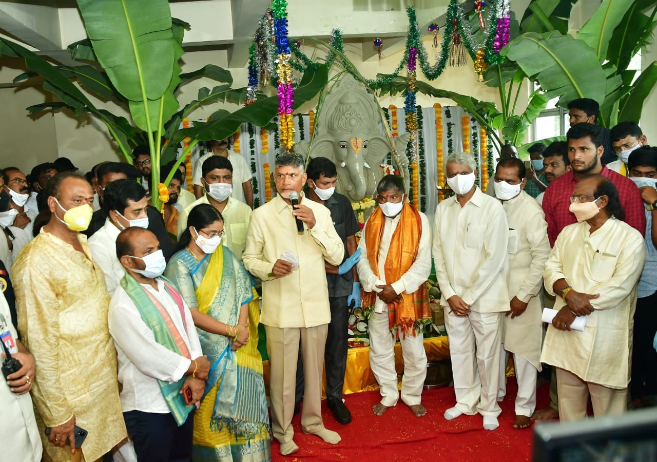 telangana-state-leaders-participated-in-ganesh-chaturthi-celebrations