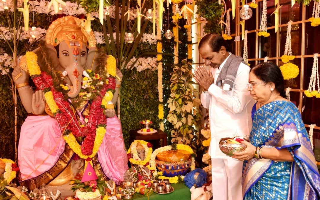 telangana-state-leaders-participated-in-ganesh-chaturthi-celebrations