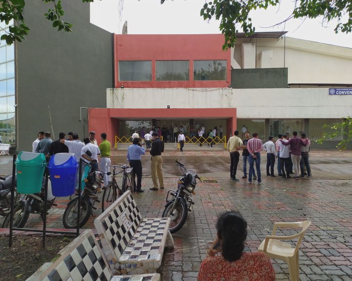 વીર નર્મદ સાઉથ ગુજરાત યુનિવર્સિટી (VNSGU)માં સિન્ડિકેટની 7 બેઠક માટે ચૂંટણી યોજાશે