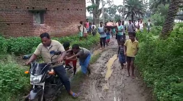 road-not-built-in-bandhaghutu-village-of-chandankiyari-block-in-bokaro