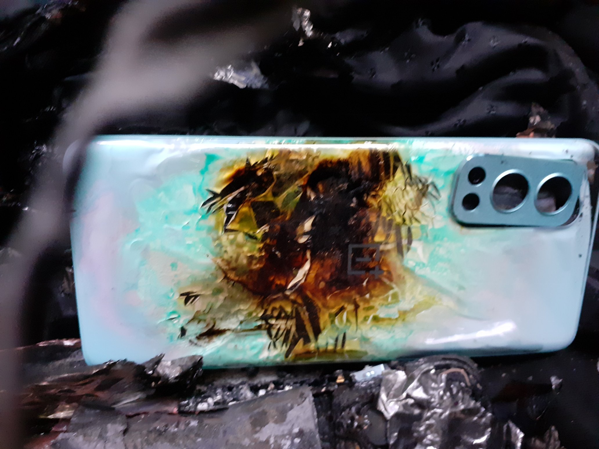 OnePlus Nord 2 caught fire and exploded