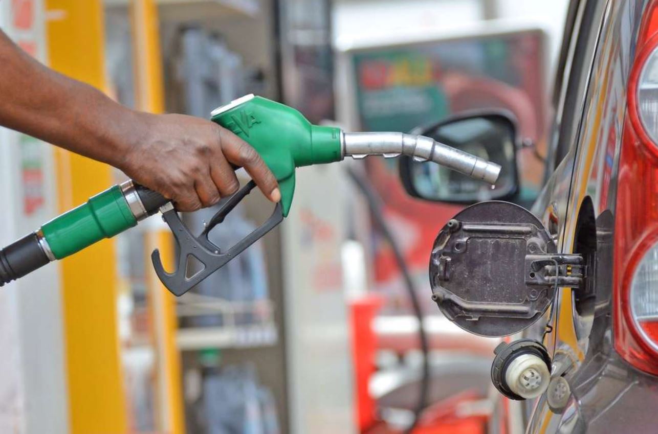 पेट्रोल-डीजल पर टैक्स लगाकर सरकार को मिलता है राजस्व