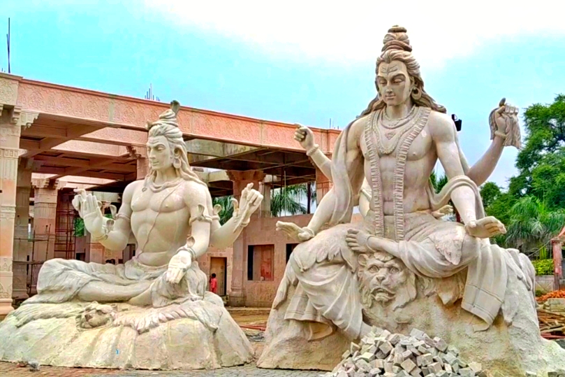 Statue of Mahakal meditating