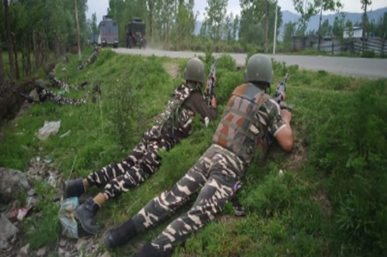 Encounter breaks out in Bandipora  Bandipora Encounter  Jammu and Kashmir encounter  North Kashmir encounter  കശ്മീരില്‍ ഏറ്റുമുട്ടല്‍  ഇന്ത്യന്‍ ആര്‍മി  ബന്ദിപൊര  തീവ്രവാദികളുമായി ഏറ്റുമുട്ടല്‍