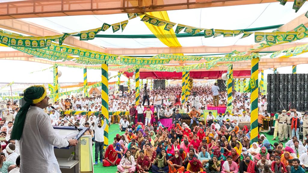 JJP unveiled Tau Devi Lal biggest statue