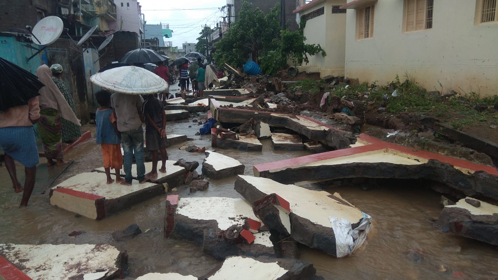 woman-was-killed-when-the-landslide-broke-at-srikakulam