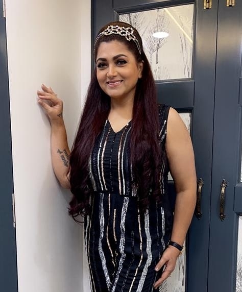 Famous Actress Khushbu Sundar, Famous Actress Khushbu Sundar birthday, Famous Actress Khushbu Sundar birthday today, Famous Actress Khushbu Sundar news, ಜನ್ಮದಿನ ಸಂಭ್ರಮದಲ್ಲಿ ಖುಷ್ಬೂ, ಜನ್ಮದಿನ ಸಂಭ್ರಮದಲ್ಲಿ ಖುಷ್ಬೂ ಸುಂದರ್​, ಜನ್ಮದಿನ ಸಂಭ್ರಮದಲ್ಲಿ ಪ್ರಸಿದ್ಧಿ ನಾಯಕಿ ಖುಷ್ಬೂ ಸುಂದರ್​, ನಟಿ ಖುಷ್ಬೂ ಸುಂದರ್​ ಸುದ್ದಿ,