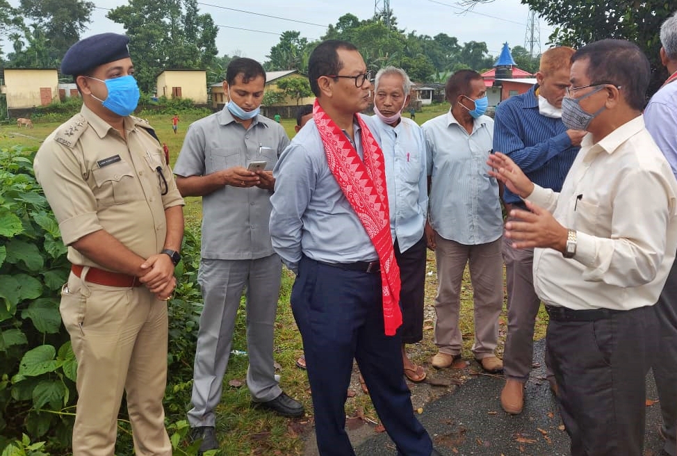 dr-numal-momin-visited-to-the-area-which-is-illegally-occupied-by-non-tribals-in-chirang