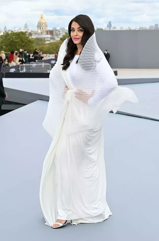 Aishwarya Rai Bachchan in paris fashion week