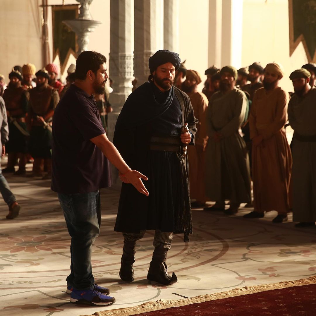 Saif Ali khan wraps up Adipurush shoot Om raut shares pictures