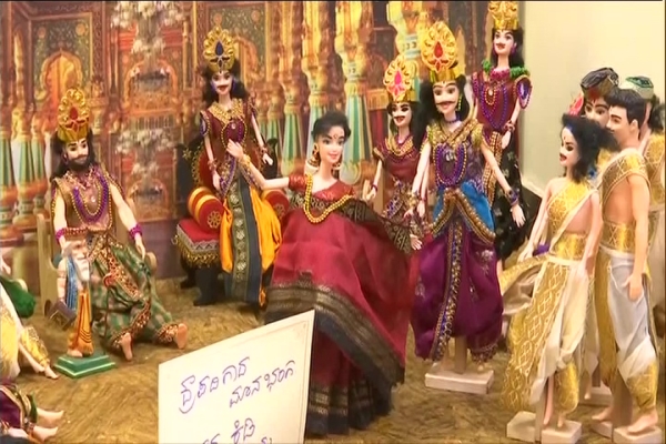 Bengaluru resident decorates house with 10,000 Dasara Dolls during Navratri