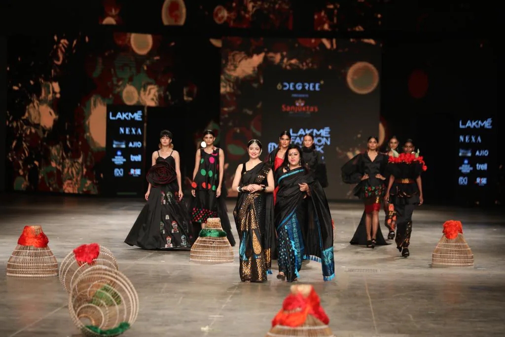 Lakme Fashion Week: divya klhosla kumar walking in the ramp wearing sanjukta duttas design