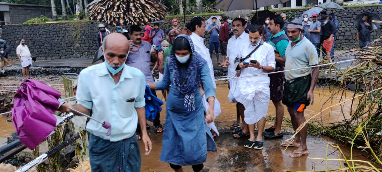 केरल में मूसलाधार बारिश से जन जीवन अस्त-व्यस्त