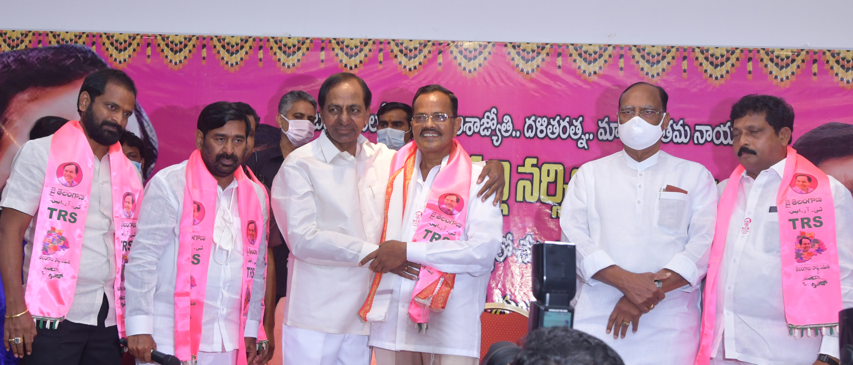 Mothkupalli Narsimhulu joins trs