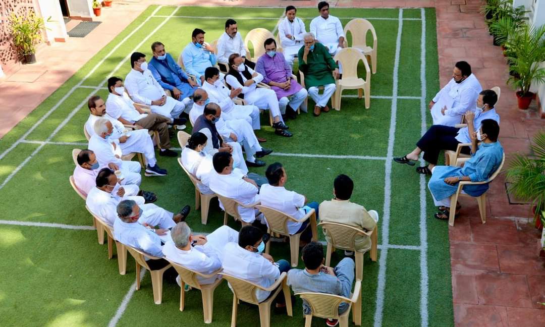 ગુજરાત કોંગ્રેસના નેતાઓની રાહુલ ગાંધી સાથે બેઠક, હાર્દિક પટેલ બિહાર જવા રવાના