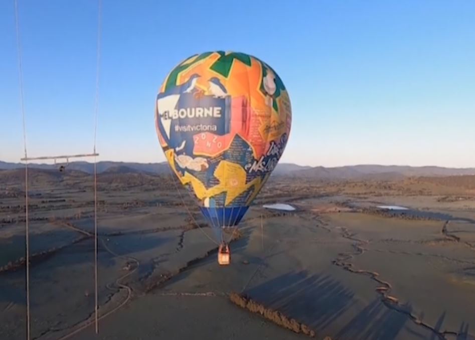 Hot air balloon operating women