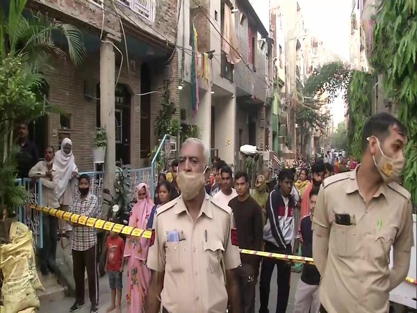 Delhi: 4 dead after fire breaks out in 3-storey building in Old Seemapuri