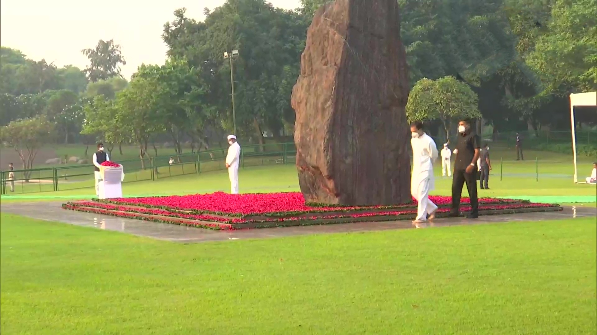 Congress leader Rahul Gandhi pays tribute to former Prime Minister IndiraGandhi