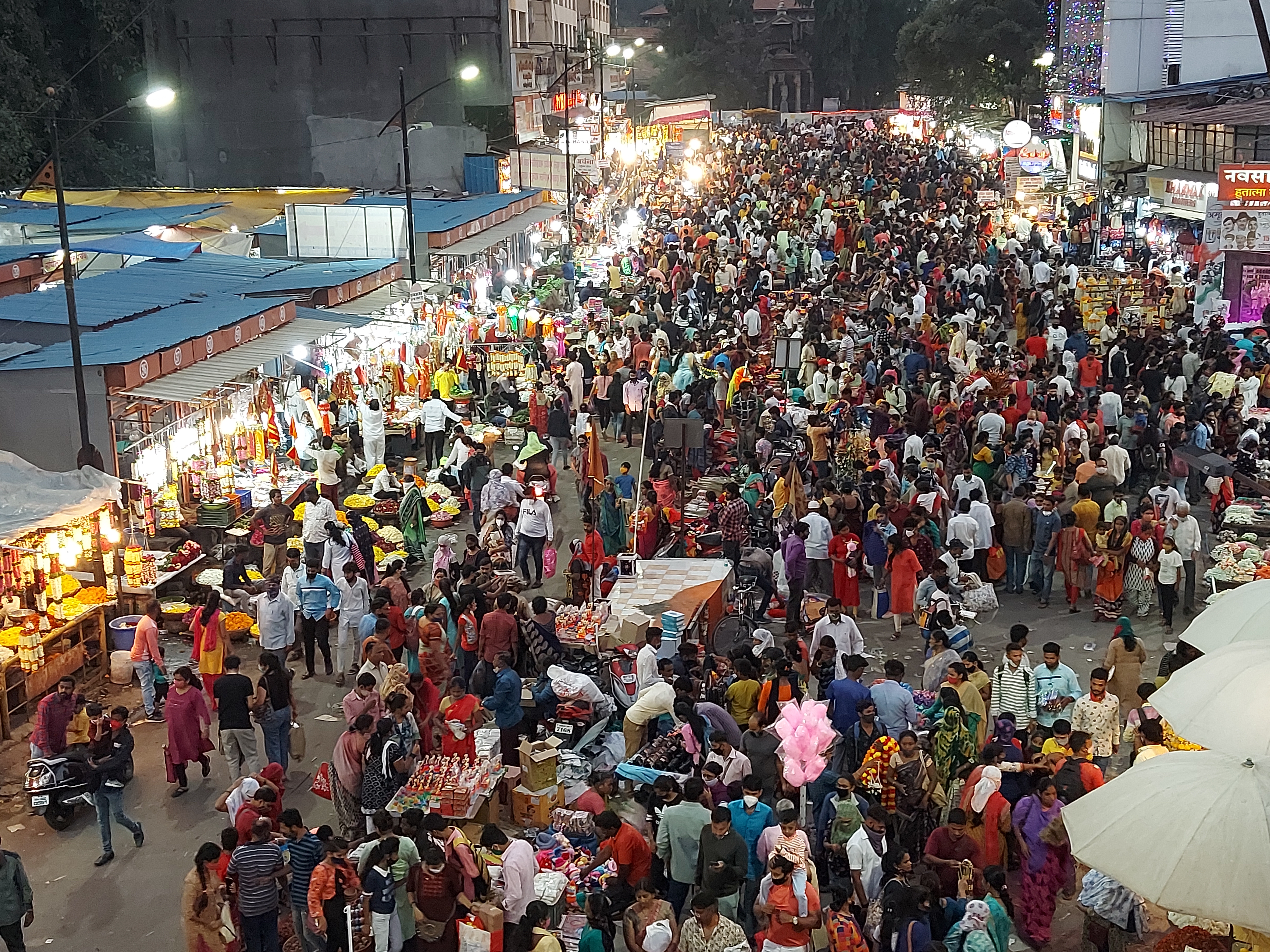 diwali shopping Mahatma Phule Mandai