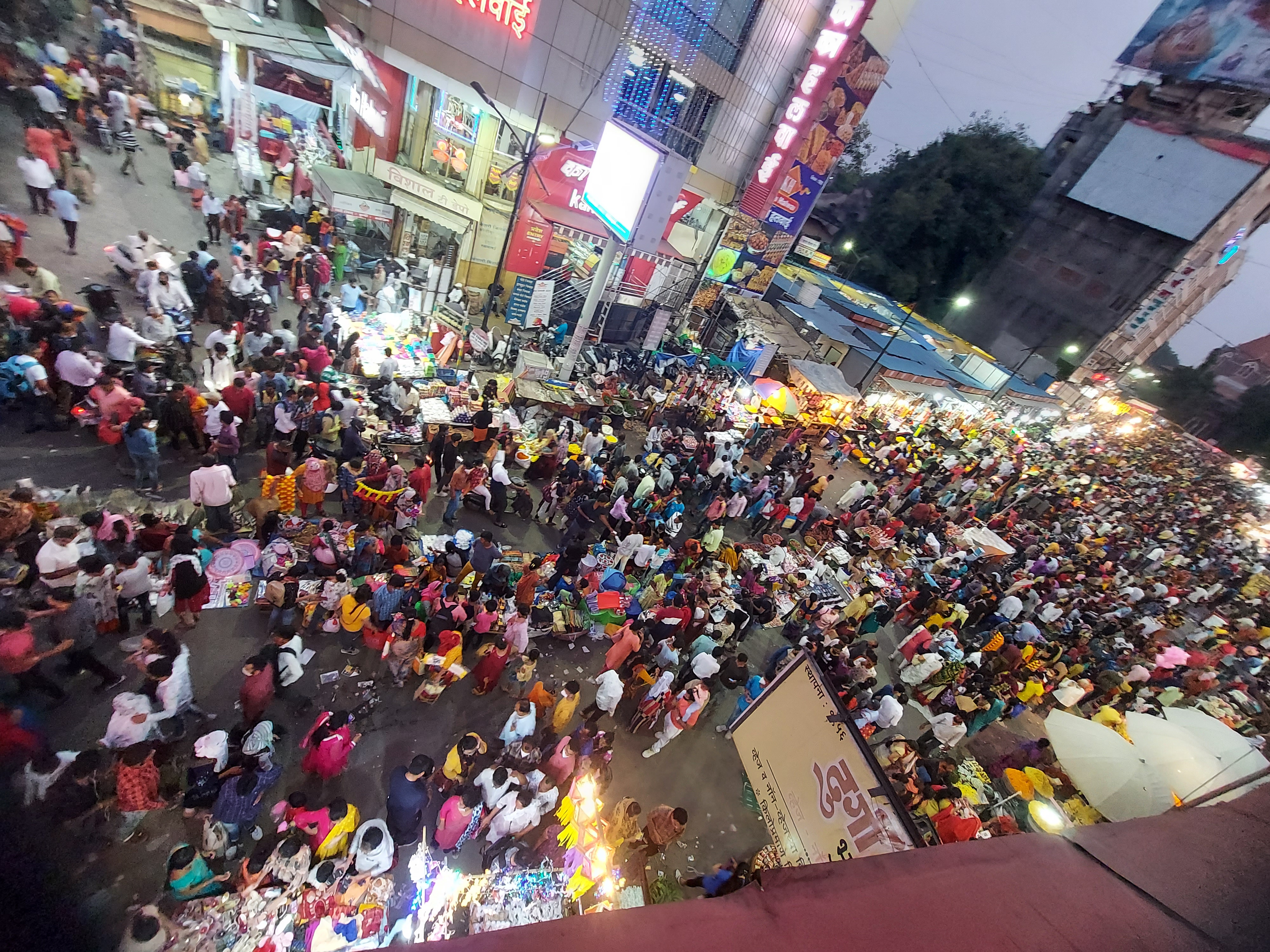 diwali shopping Mahatma Phule Mandai