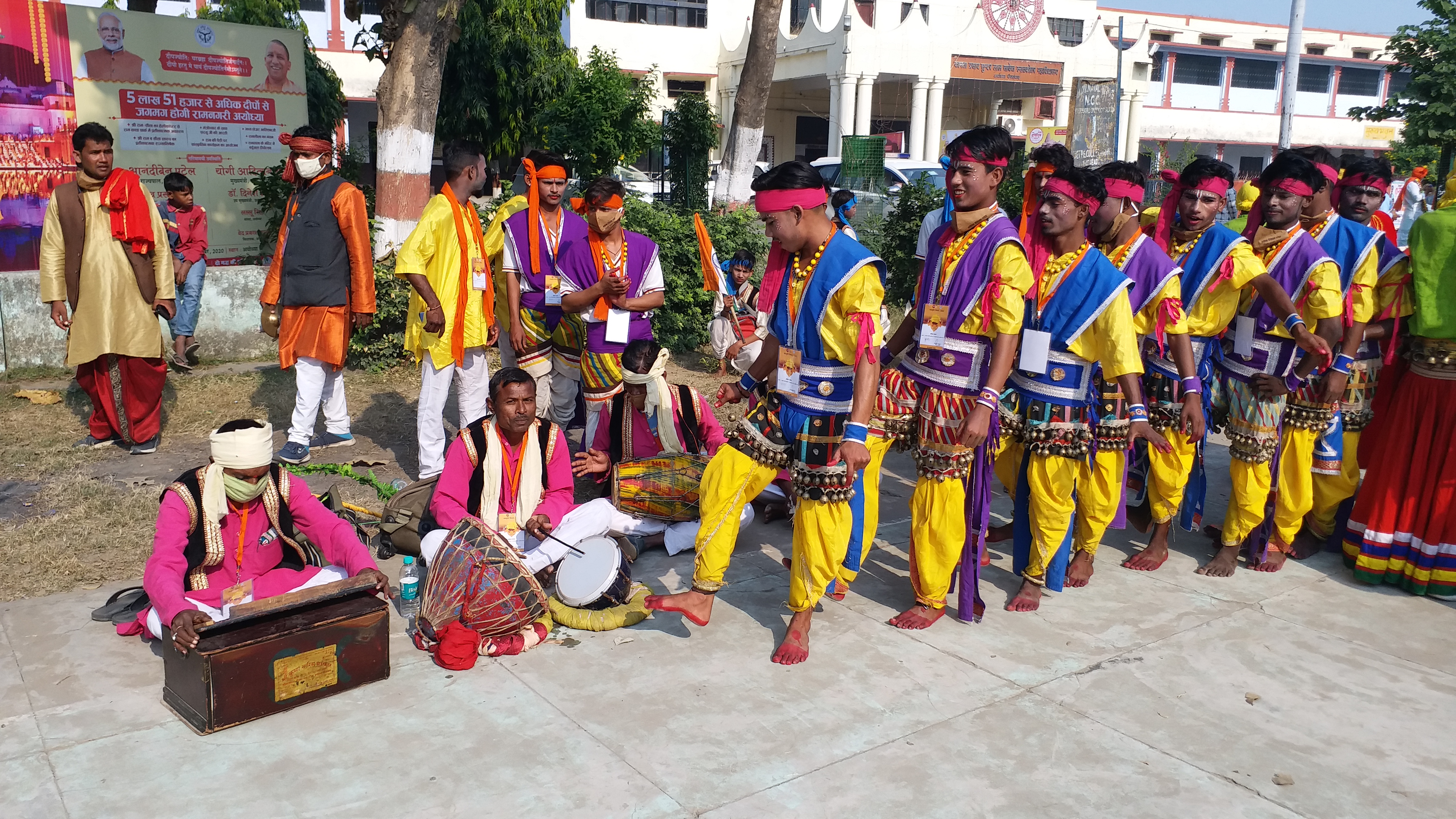 रामनगरी में शोभायात्रा.