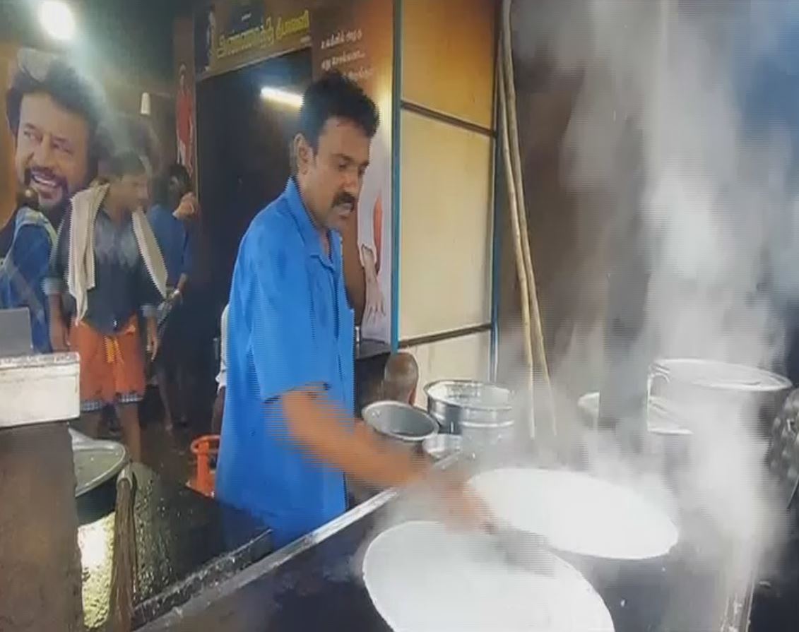 Eatery owner sells dosa at Re 1