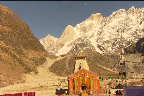 PM Modi offers prayers at Kedarnath temple