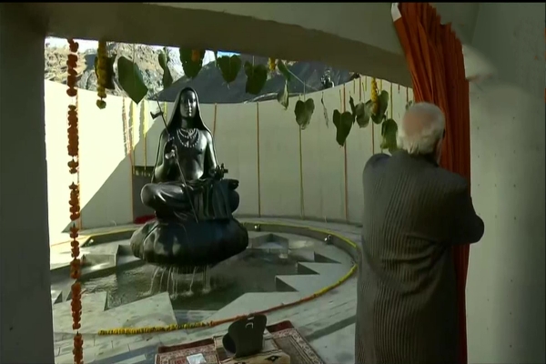 PM Modi offers prayers at Kedarnath temple