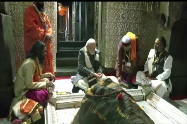 PM Modi offers prayers at Kedarnath temple