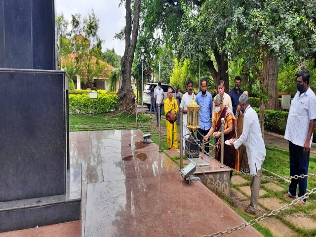 Infosys Sudha Murthy visited Vidurashwatha